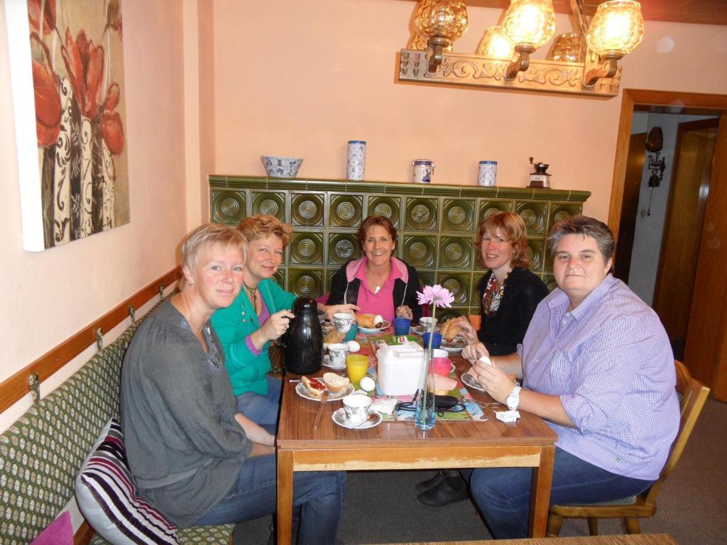 Familie Hotel Kameleon Elleringhausen Ruang foto