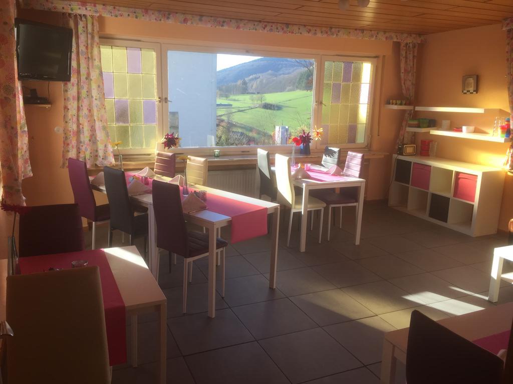 Familie Hotel Kameleon Elleringhausen Bagian luar foto